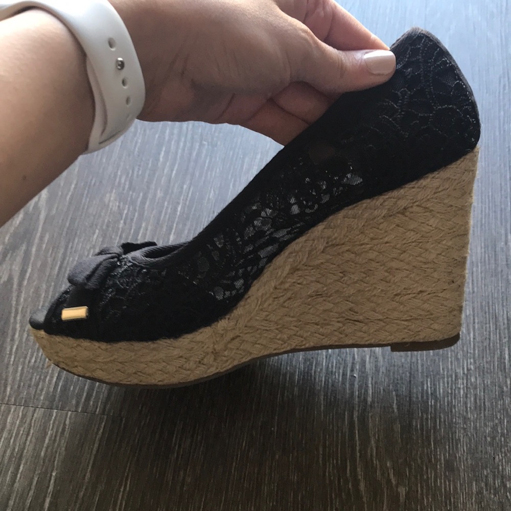 SOLD ✨ Kelly & Katie Wedge Lace Peep Toe Bow Sandal Heel - Picture 5 of 12